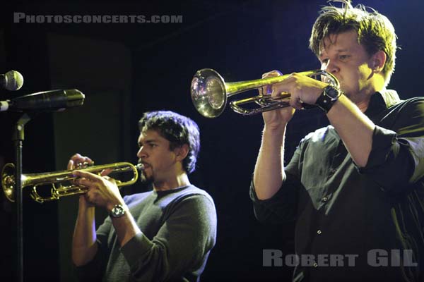 CALEXICO - 2006-04-04 - PARIS - La Maroquinerie - 